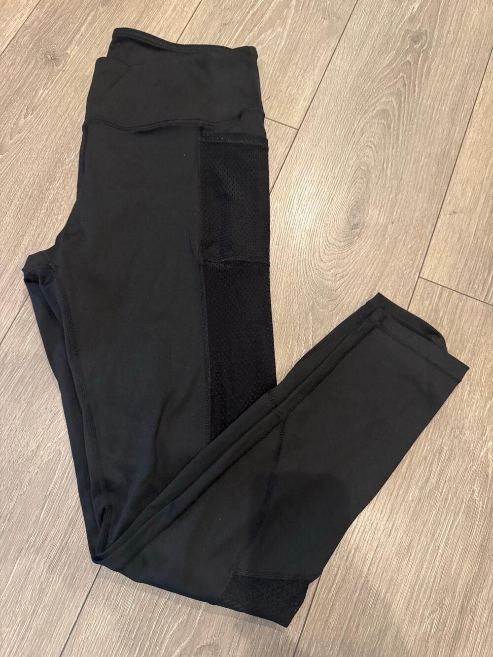 Women’s Black Mesh Panel Leggings with Side Pocket – Size Large